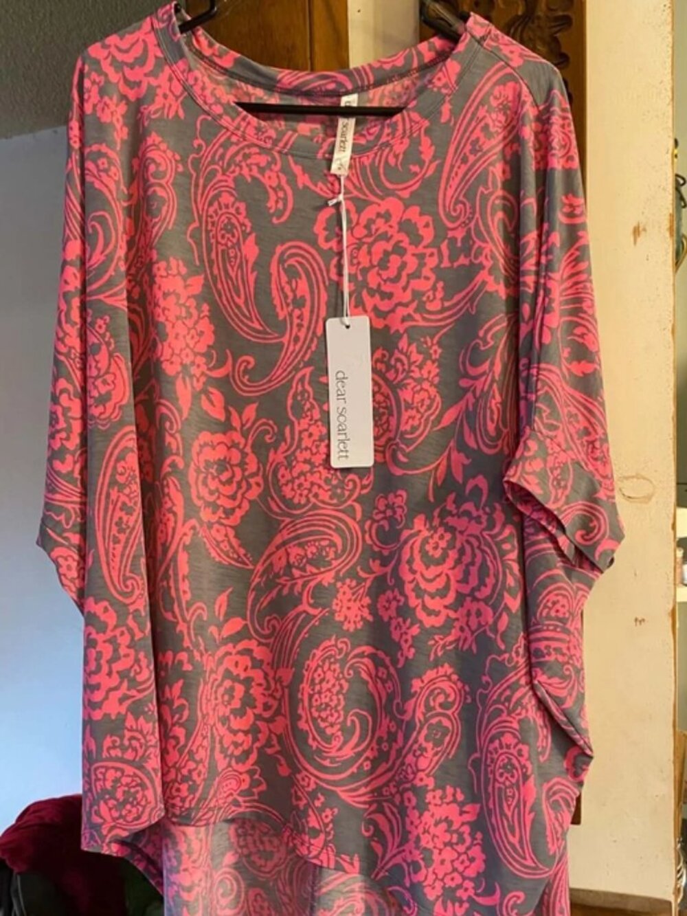 New with tags Dear Scarlett Flowy Floral Tunic size Medium Oversized